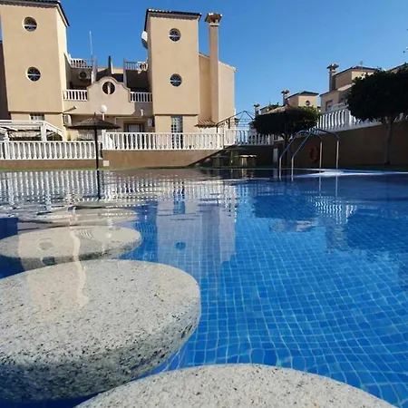 아파트 Ideal Pool Bltc *